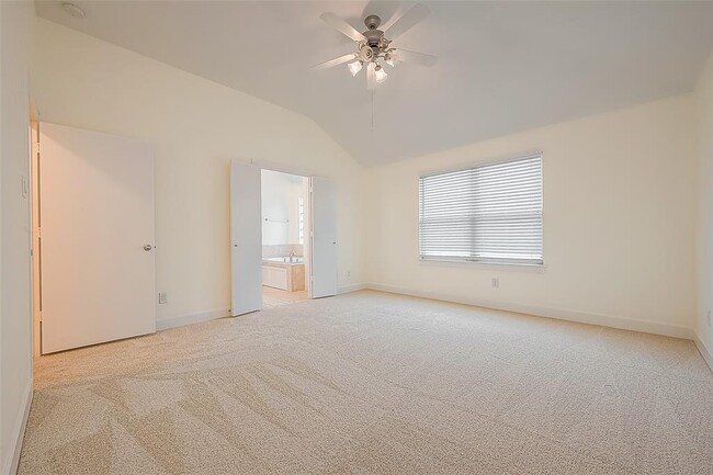 Building Photo - 3722 Main Poplar Dr