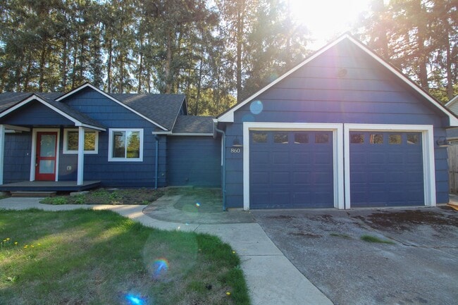 Building Photo - 860 Boxwood Ln SE