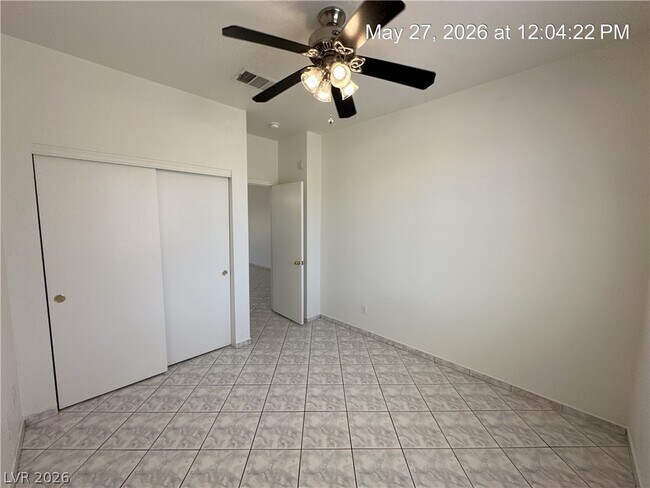 Building Photo - 1006 Wreath Ct