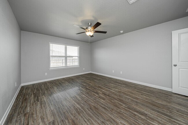 Building Photo - Live, love, and grow in this charming home!