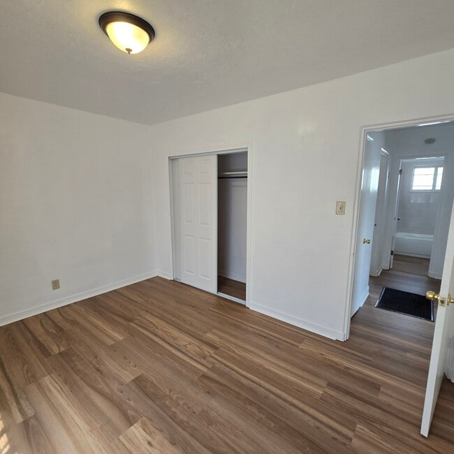 Building Photo - 335 Monroe St NE