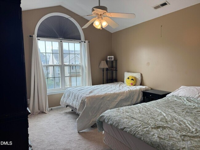 Building Photo - 2044 Metacomet Way