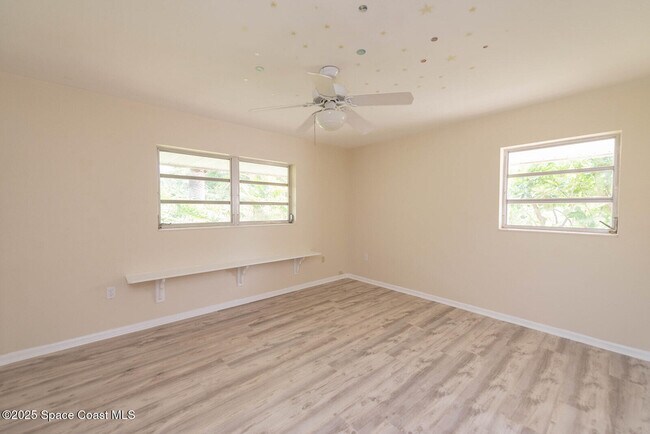 Building Photo - 508 Poinsettia Rd