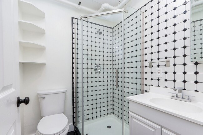 Building Photo - 3 Bed / 2 Bath pet friendly large and sunny unit on 24th St in Noe Valley. YouTube tour!