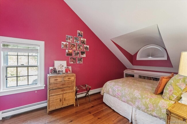 Building Photo - 20 Quogue St