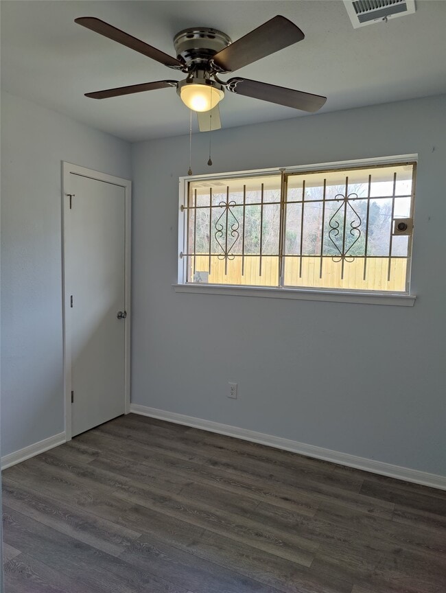 Building Photo - 11731 Fall Meadow Ln