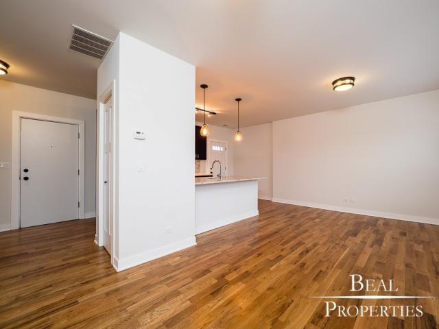 Building Photo - 2 bedroom in CHICAGO IL 60625