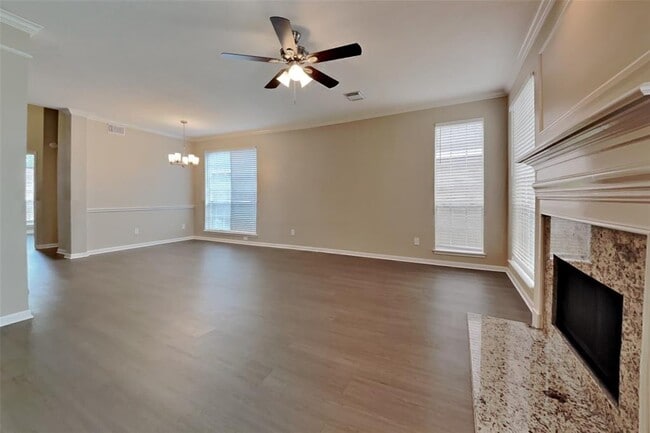 Building Photo - 8815 Lawncliff Ln