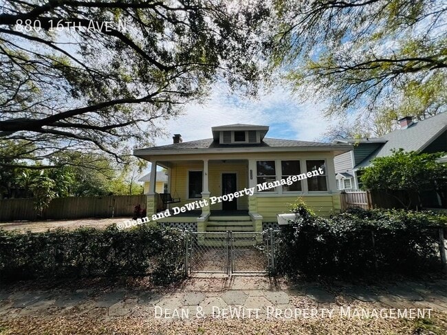 Building Photo - 880 16th Ave N