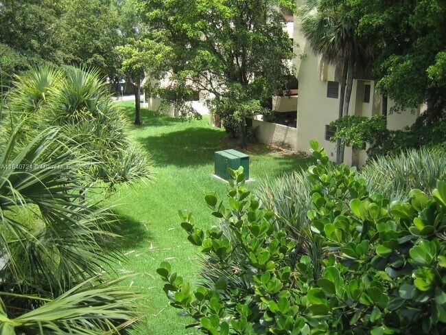 Building Photo - 8830 SW 123rd Ct