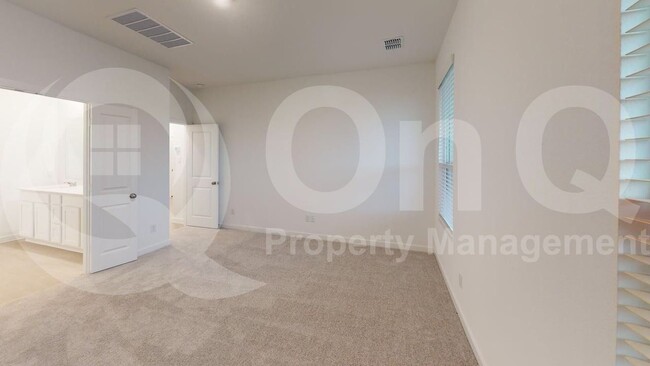 Building Photo - 726 Madrono Dr