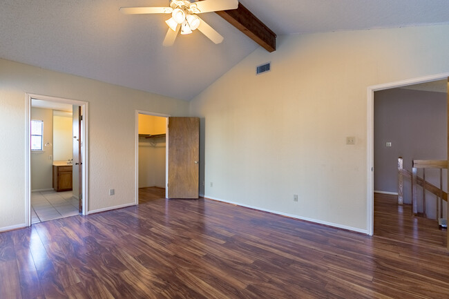 Building Photo - Two-story - 2 bedroom/ 2.5 bath townhome -...