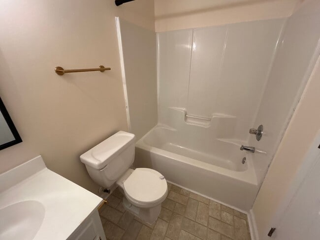 Building Photo - Updated 2 Bed | 2.5 Bath Townhouse in Clayton
