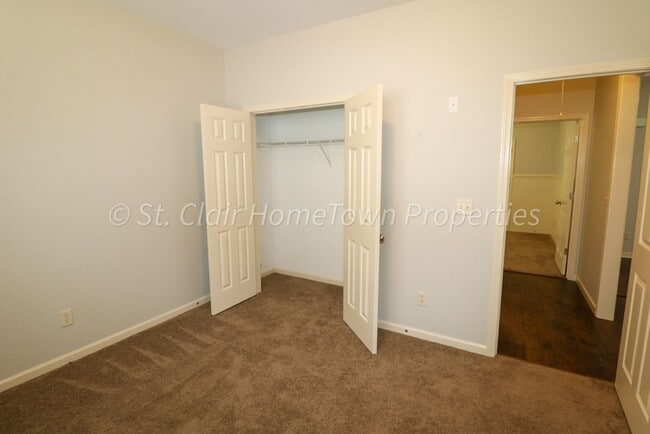 Building Photo - Desirable Community of Avalon