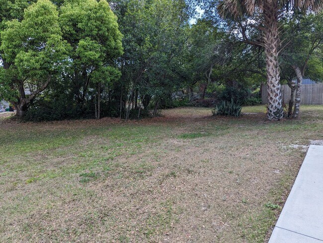 Building Photo - Beautiful Newer Home with 3 bedroom and 2 ...