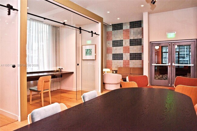 Building Photo - 11 NE 6th St