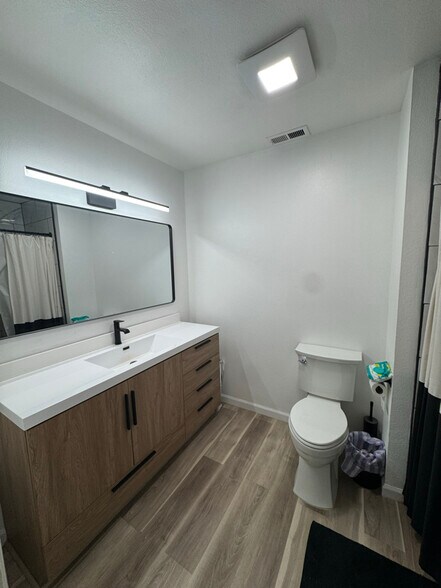 Building Photo - 2804 Sandlewood Dr