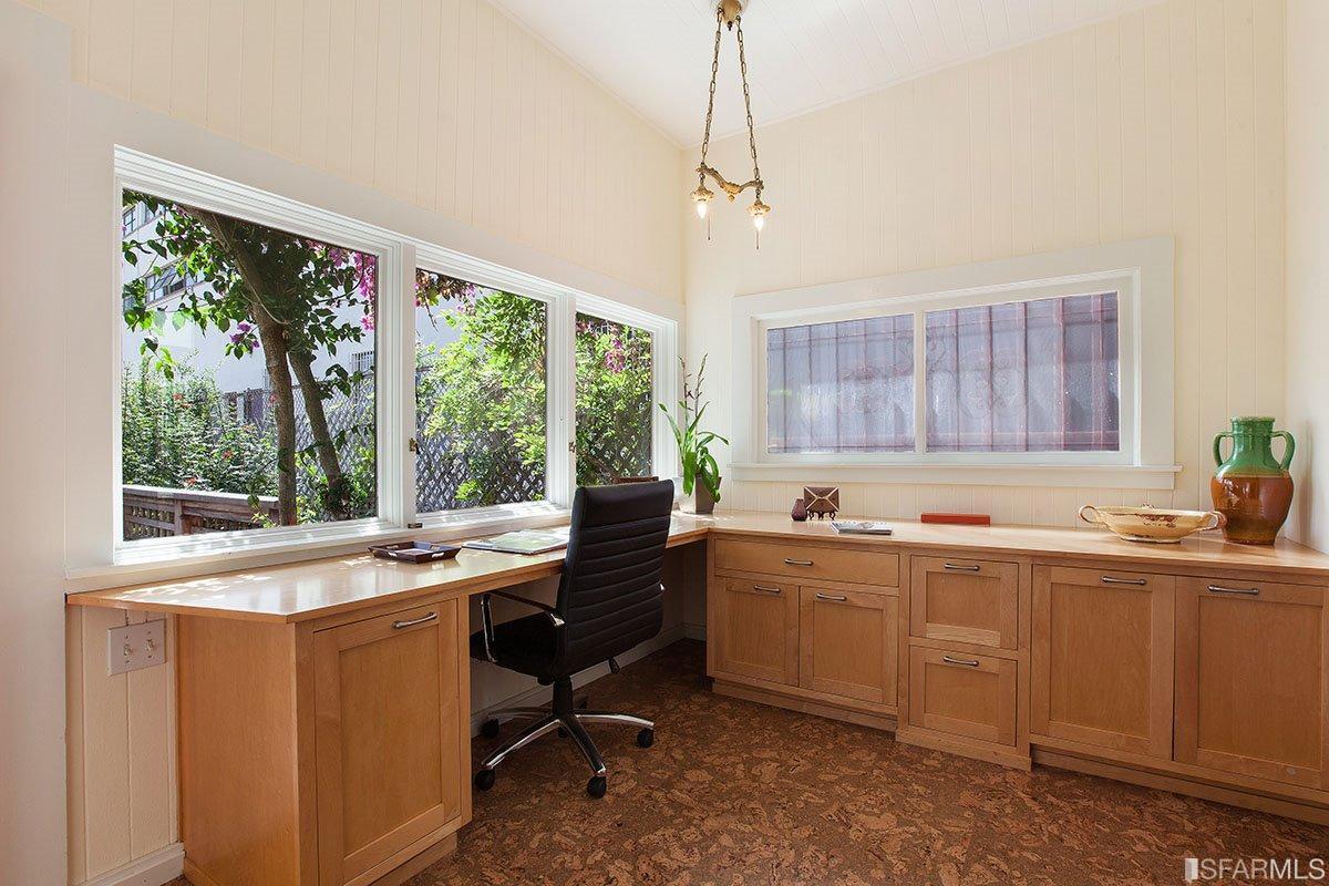 Sunroom Den - 2755 Sutter Street