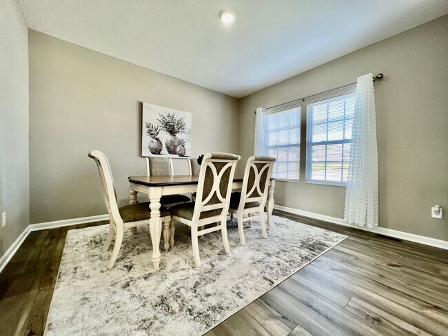 Building Photo - 5137 Sofia Cir