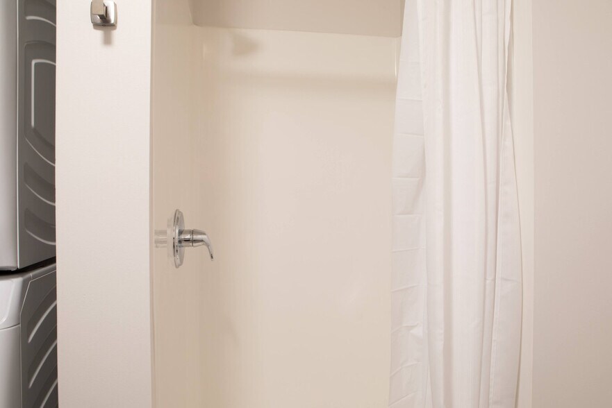 Building Photo - 333 W State St