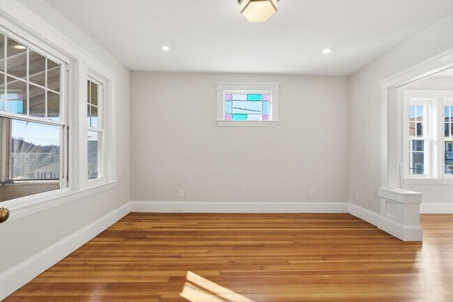 Building Photo - 113 Minot St