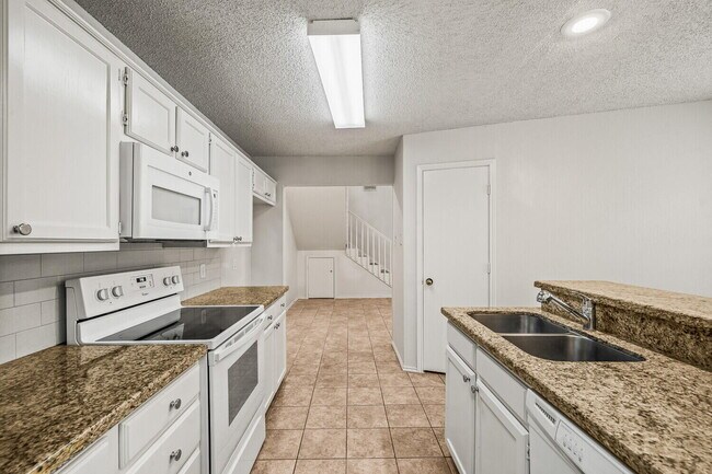 Building Photo - 534 N Fulton Ave