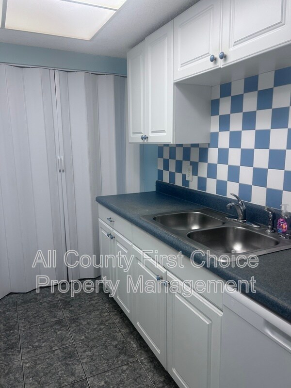 Building Photo - 11415 8th Way N