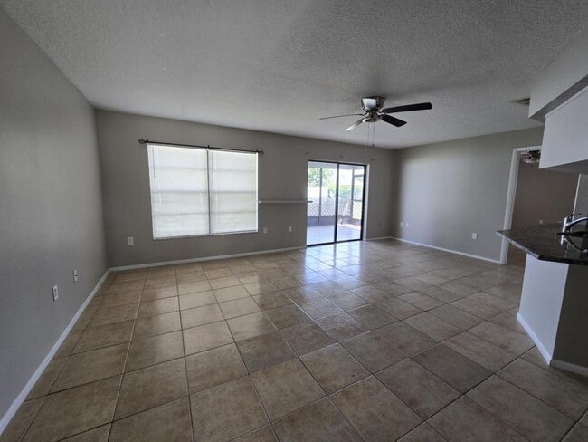 Building Photo - 12367 Linden Dr