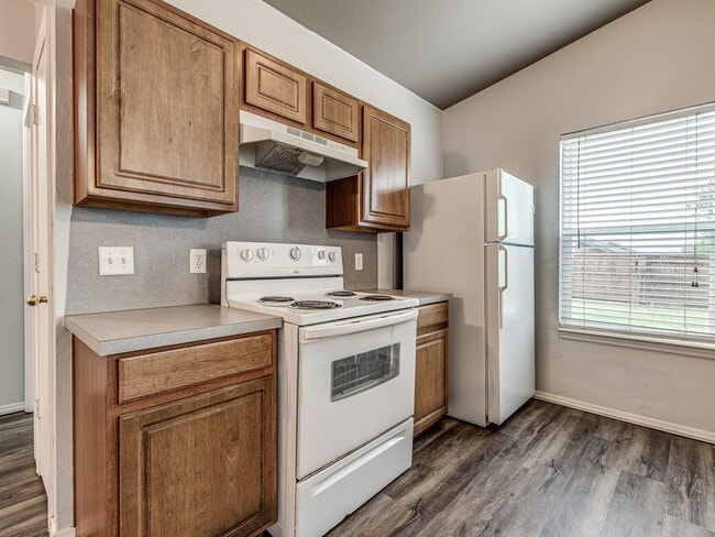 Building Photo - Charming Home in Edmond + Edmond Schools