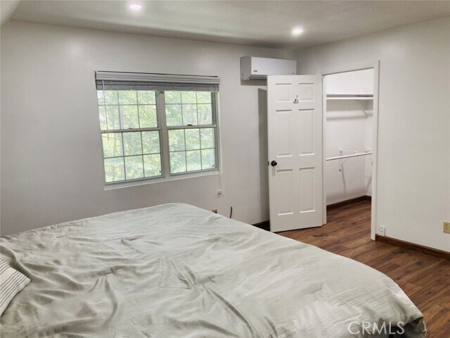 Building Photo - 264 N Fairway Dr