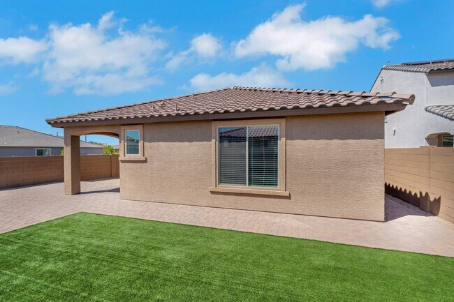 Building Photo - Immaculate & Move-In Ready – Upscale 3BR/2...