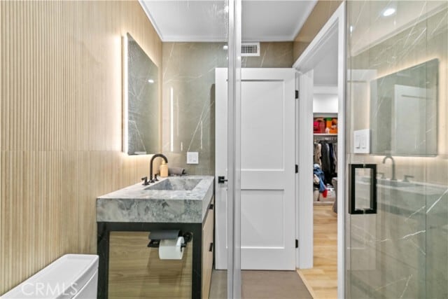 Building Photo - 635 E Magnolia Blvd