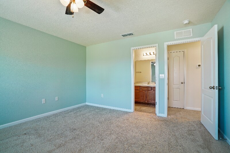 Building Photo - 727 Servia Dr