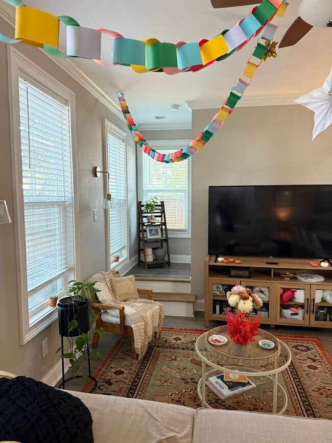 Building Photo - 44 Grove St