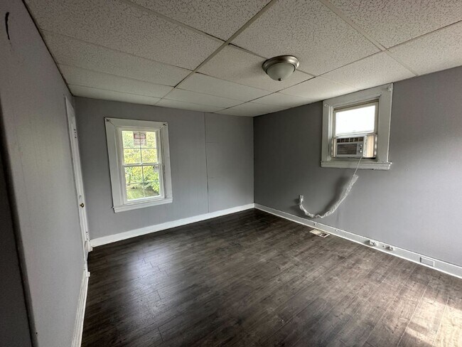 Building Photo - "3-Bedroom Home on Larkwood Ave – Spacious...