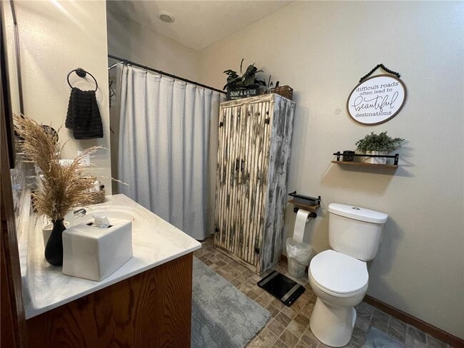 Building Photo - 27 5th St