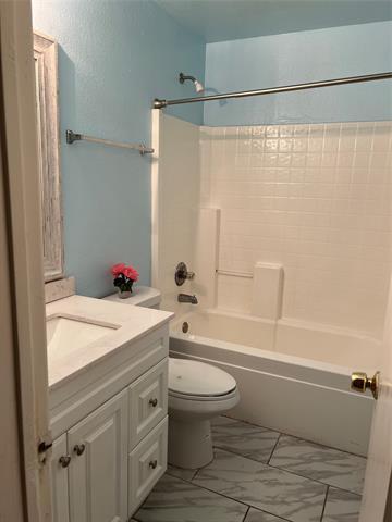 Building Photo - 2108 Waterfield Ct