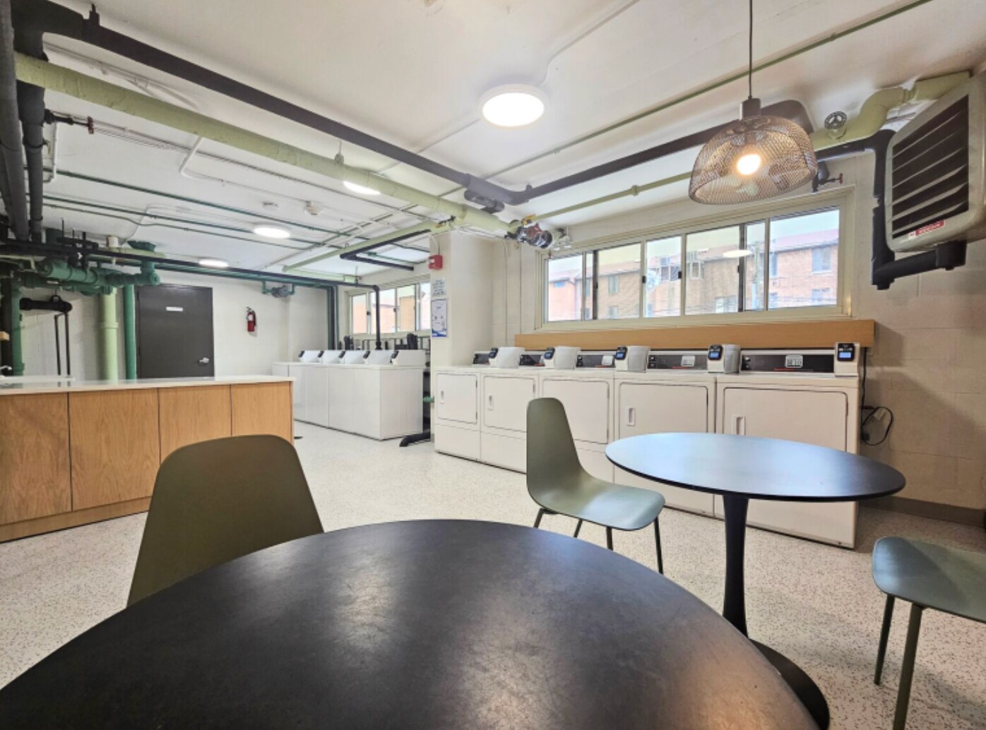 Building Photo - 1350 N Dearborn St