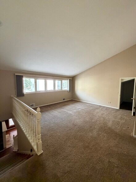 upstairs master bedroom - 1715 Darling St