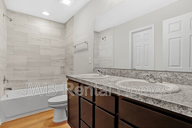 Building Photo - 1413 W 25th St