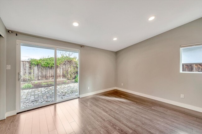 Building Photo - Modern Elegance & Effortless Style l 4BR Santa Clara Home