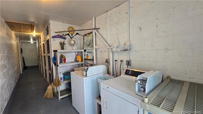 Building Photo - 2929 SE Ocean Blvd