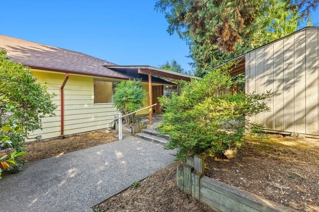 Building Photo - 4bd/2ba Seattle House