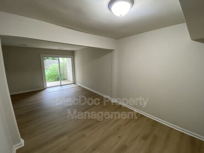 Building Photo - 531 Olde Greenwich Cir