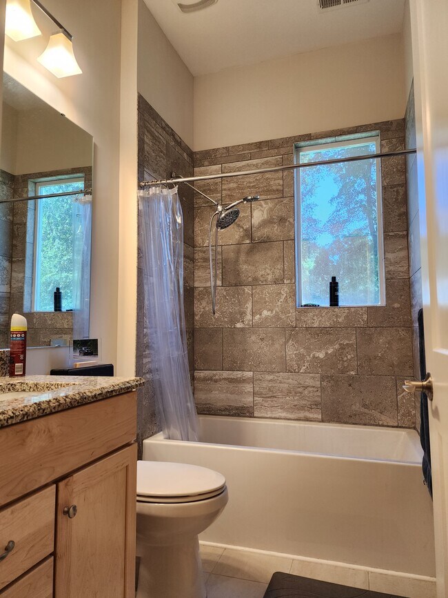 Building Photo - 2039 Cartier Wy