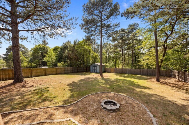 Building Photo - 686 Colonial Hills Dr