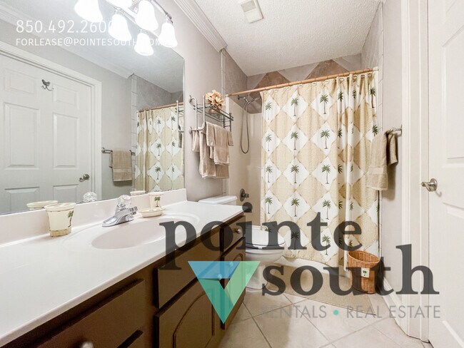 Building Photo - 13500 Sandy Key Dr