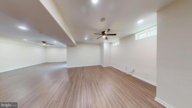Building Photo - 7640 Knotting Hl Ln