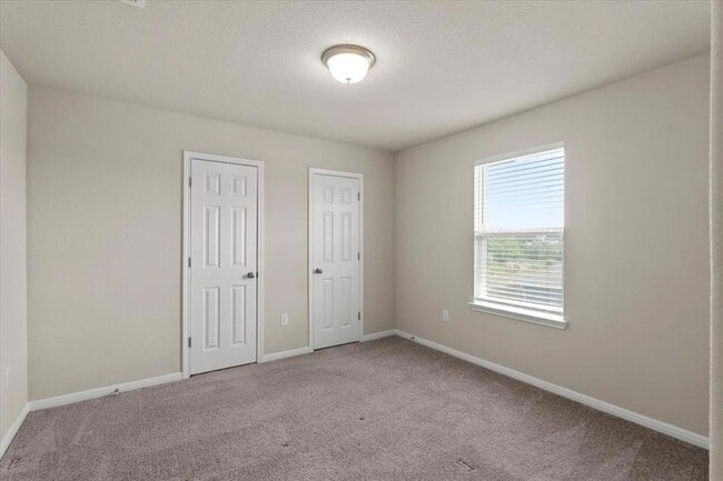 Building Photo - 121 Emerald Pass