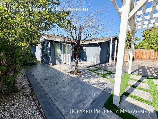 Building Photo - 2992 Capewood Ln